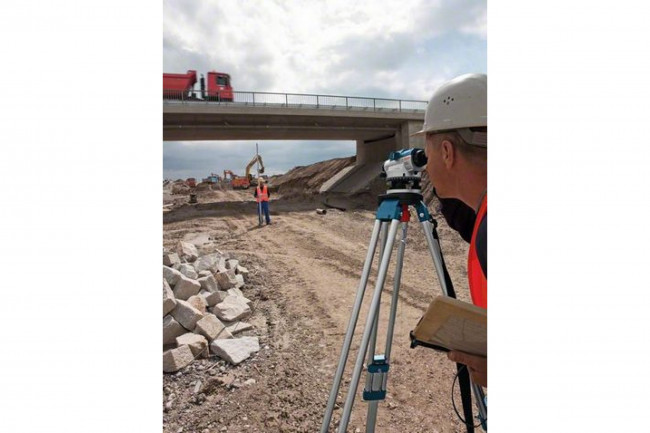 Оптический нивелир BOSCH GOL 32 D (0.601.068.500)