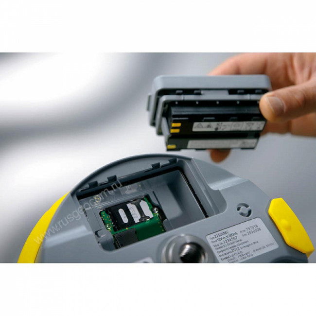 GNSS приемник GeoMax Zenith25 PRO Rover (GSM-UHF) xPad Win