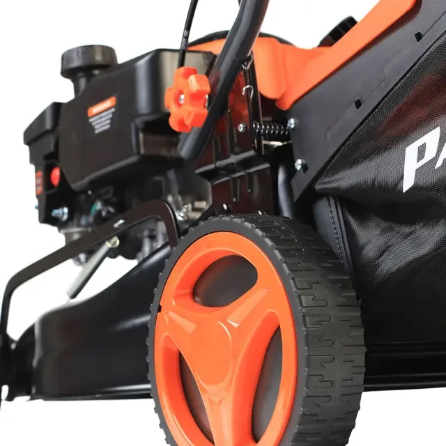 Бензиновая газонокосилка самоходная Patriot PT 42 LS Бензиновая газонокосилка самоходная Patriot PT 42 LS